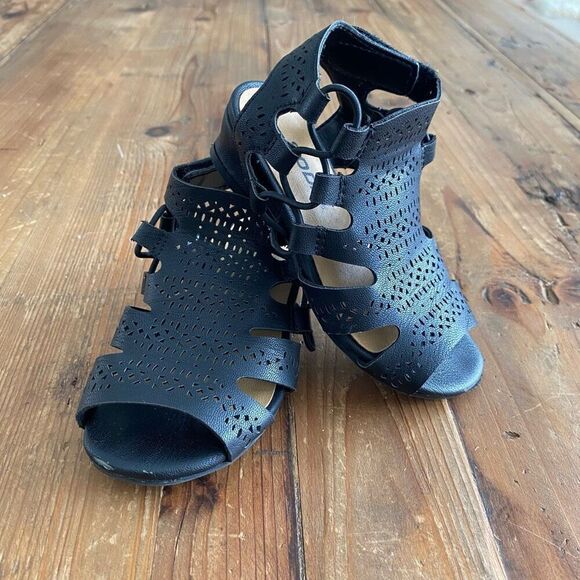 Girls High Top Sandal Black Greek Grecian Style Toddler Size 5 - Picture 2 of 15